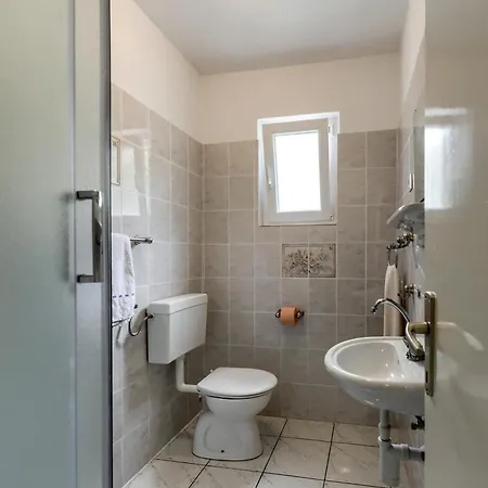 Fuer 5 Personen Mit Privatsphaere *