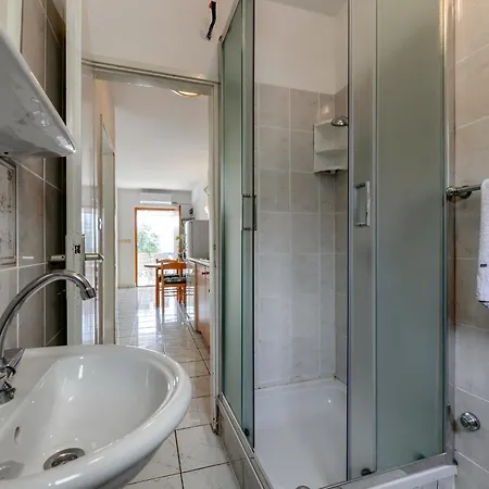 Διαμέρισμα Fuer 5 Personen Mit Privatsphaere Ražanac