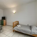 Διαμέρισμα Fuer 5 Personen Mit Privatsphaere