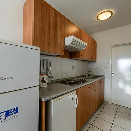 Für 5 Personen Mit Privatsphäre * Ražanac