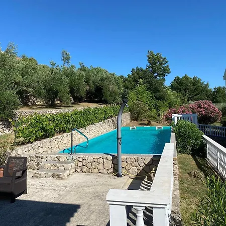 Fuer 5 Personen Mit Privatsphaere * Ražanac