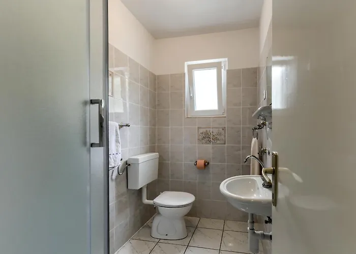 Fuer 5 Personen Mit Privatsphaere *