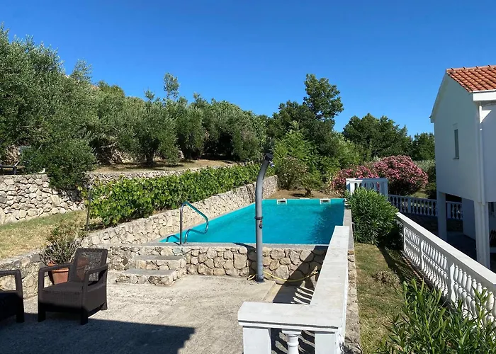 Fuer 5 Personen Mit Privatsphaere * Ražanac