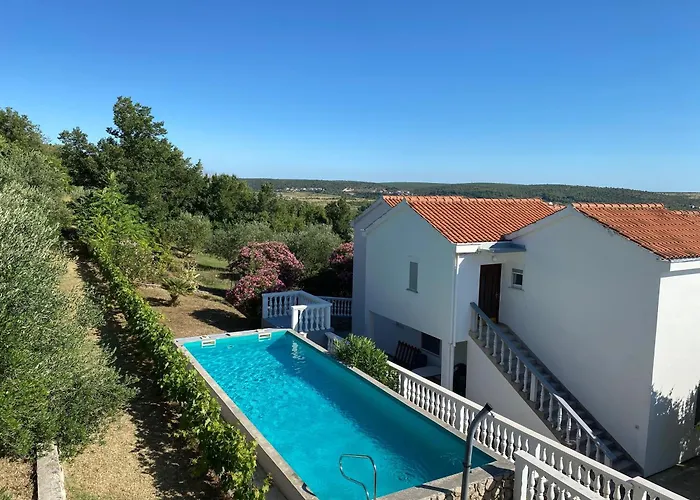 Appartamento Fuer 5 Personen Mit Privatsphaere